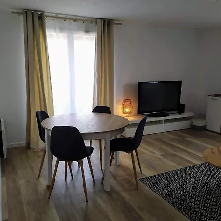 Au Levant De Marie *