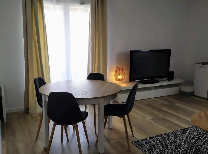 Au Levant De Marie *